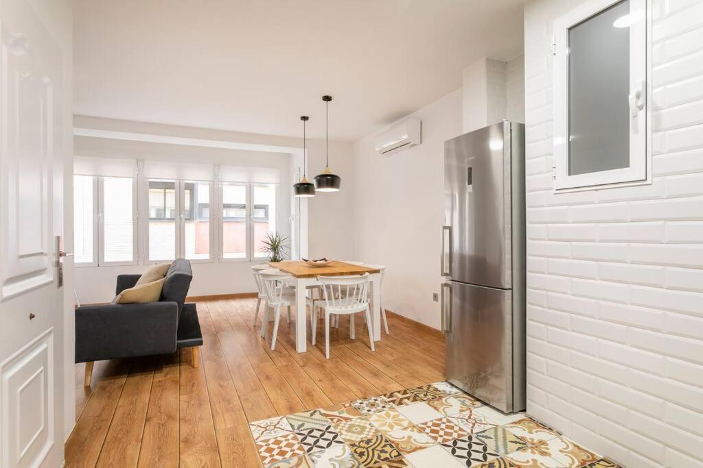 Cozy Apartment City Center Alicante Esterno foto